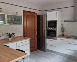 Cuina de Casa o xalet en venda en L'Ametlla del Vallès amb Calefacció, Jardí privat i Terrassa