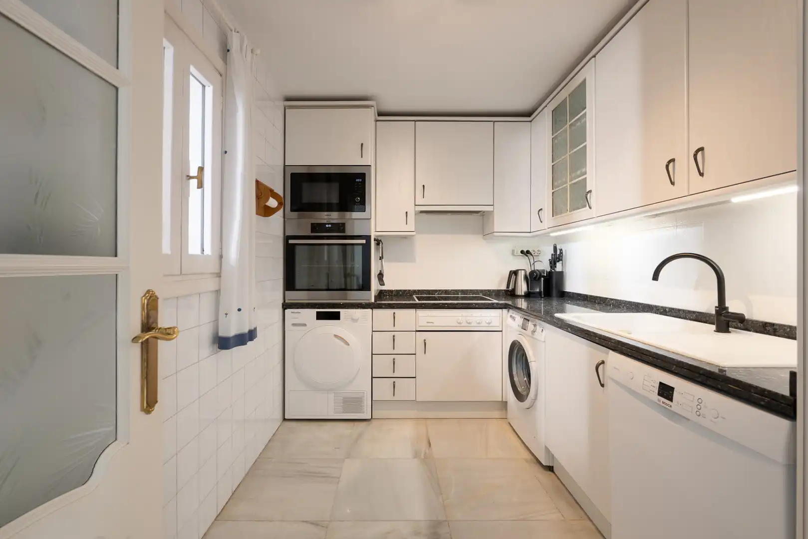 Apartament amb piscina en venda a Nueva Andalucía, imagen 25