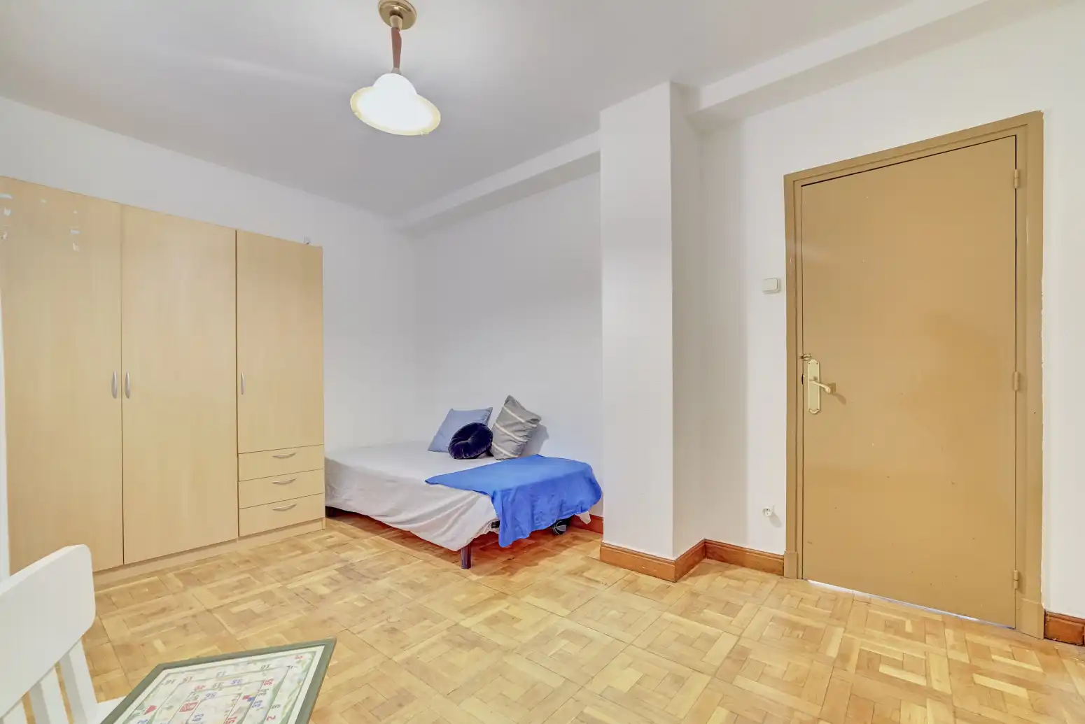 Habitación de Piso en venta en  Pamplona / Iruña con Calefacción, Parquet y Balcón
