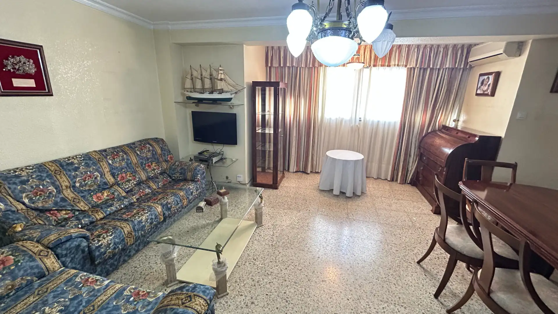 Sala de estar de Piso en venta en  Almería Capital con Aire acondicionado, Calefacción y Amueblado