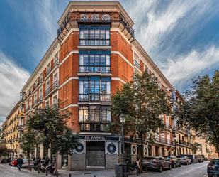 Vista exterior de Àtic en venda en  Madrid Capital amb Aire condicionat, Calefacció i Terrassa