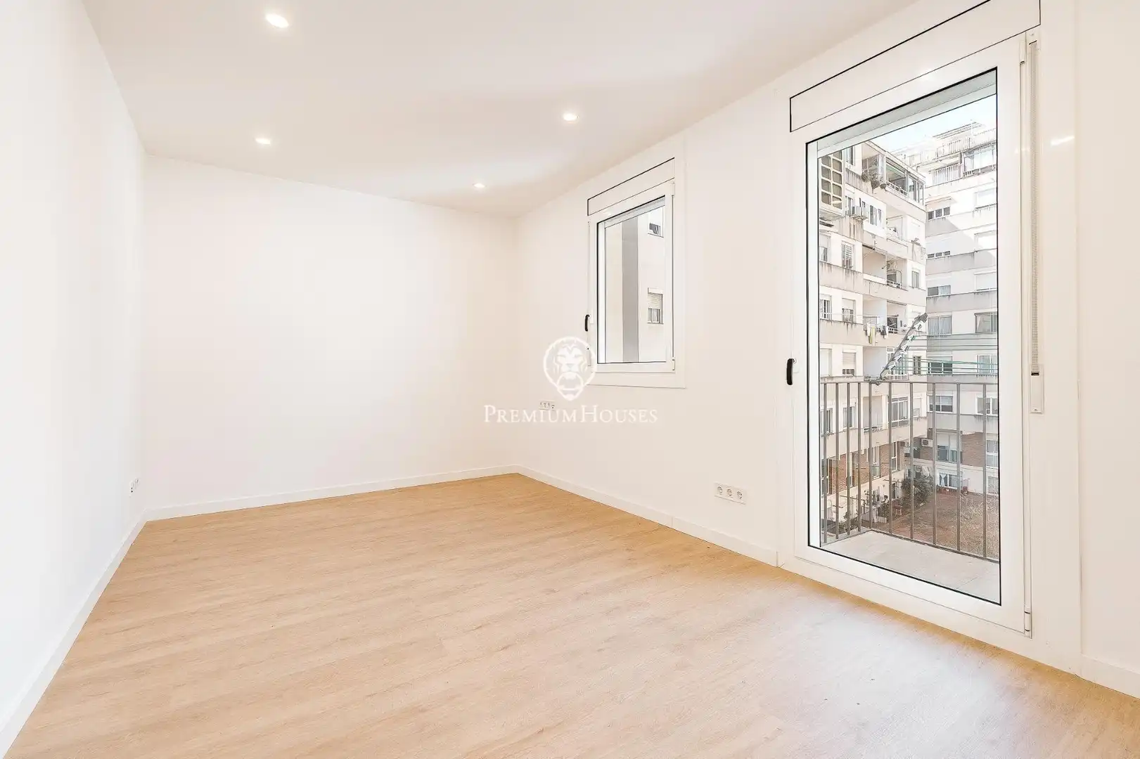 Apartments for sale in Barcelona  with Parquet flooring