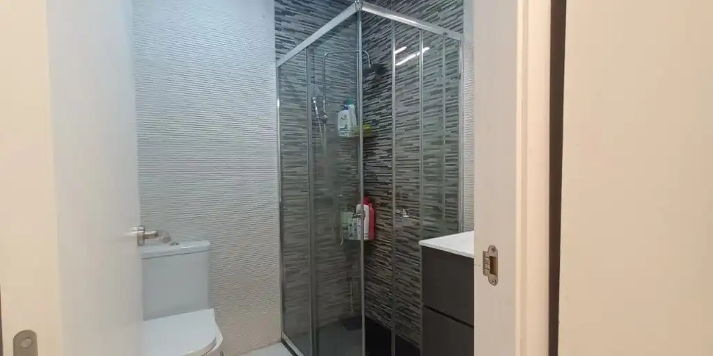Bathroom of Duplexes for sale in Madrid  with Air Conditioner, Heating and Storage room