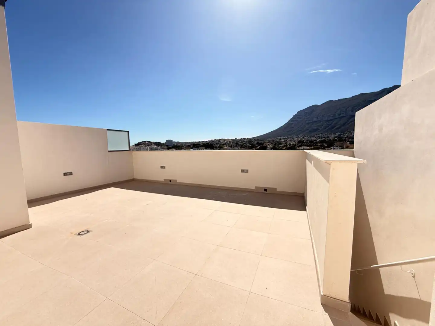 Terrasse von Dachboden zum Verkauf in Dénia mit Klimaanlage, Privatgarten und Terrasse