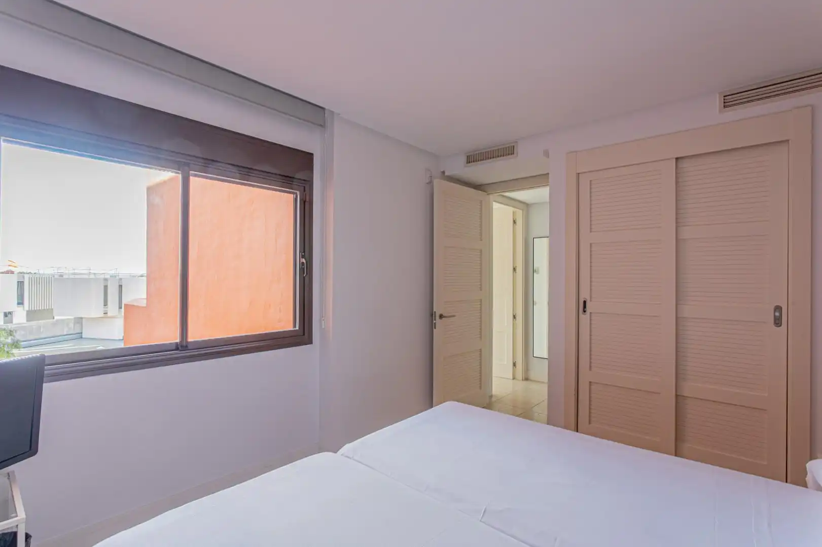 Dormitori de Apartament en venda en Chiclana de la Frontera amb Piscina comunitària
