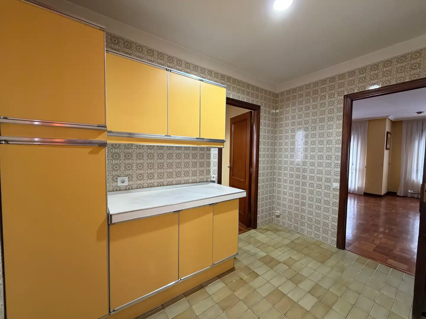 Cocina de Piso en venta en Avilés con Calefacción, Parquet y Terraza