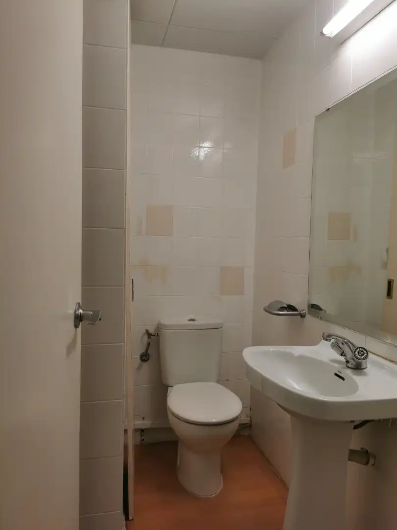 Bathroom of Office for sale in Manresa  with Air Conditioner