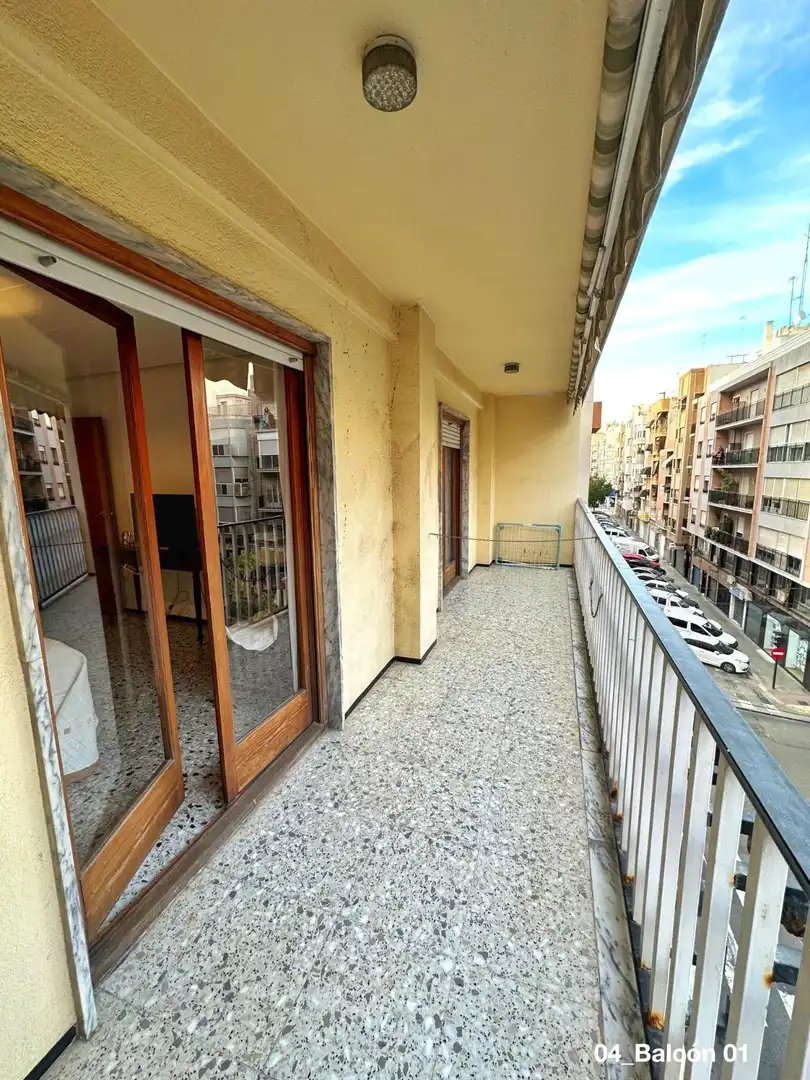 Wohnung mit Terrasse zum Verkauf in Elche ciudad