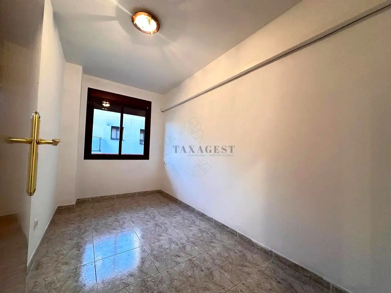 Habitación de Piso de alquiler en Roquetes con Aire acondicionado, Terraza y Amueblado