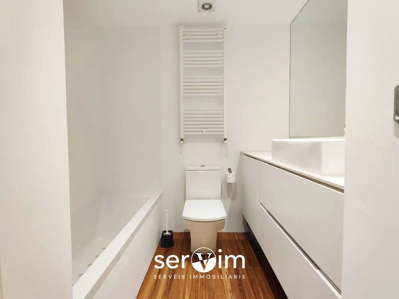 Bathroom of Flat for sale in Girona  with Heating