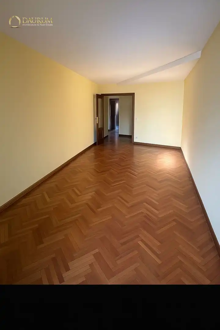 Wohnung zum Verkauf in Tres Cantos mit Heizung, Terrasse und Abstellraum