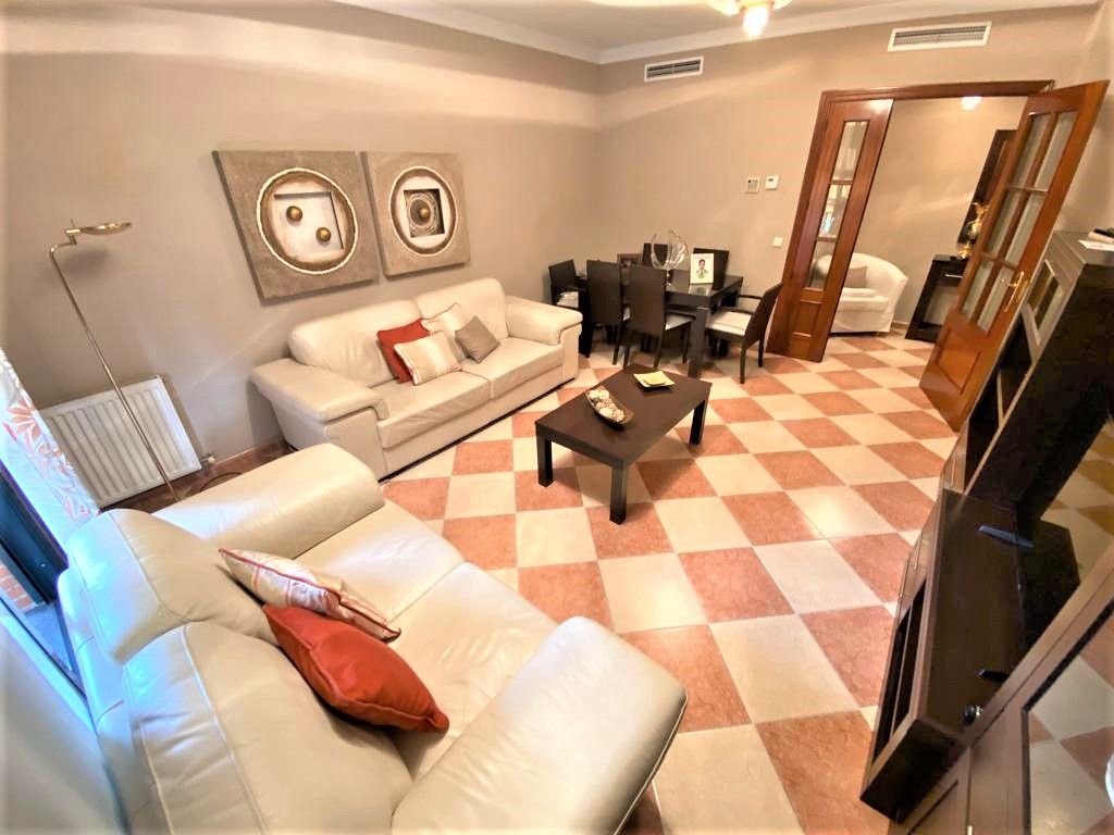 Sala d'estar de Pis de lloguer en Cáceres Capital amb Aire condicionat, Calefacció i Terrassa