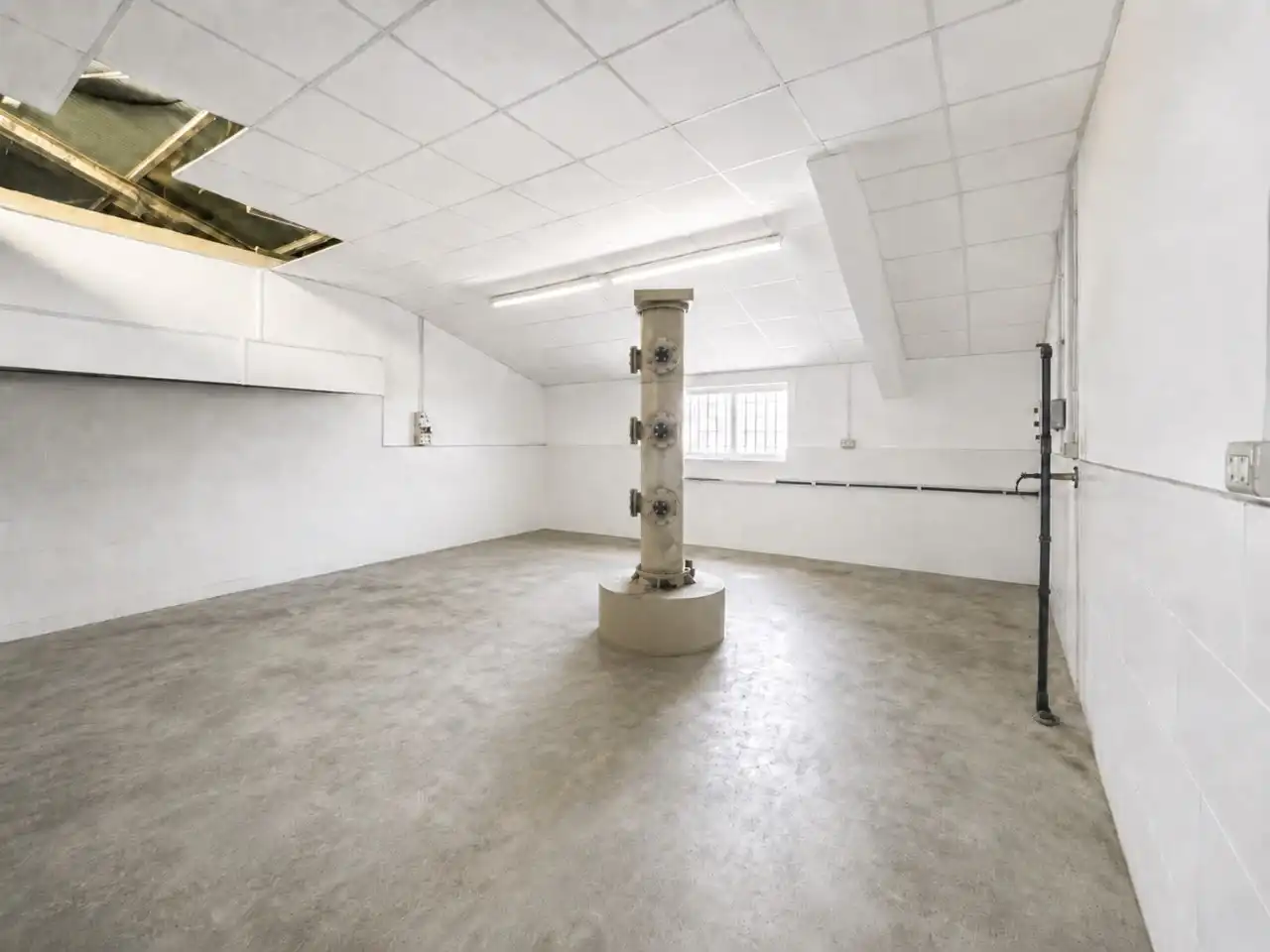 Nave industrial de alquiler en Córdoba con Calefacción y Alarma