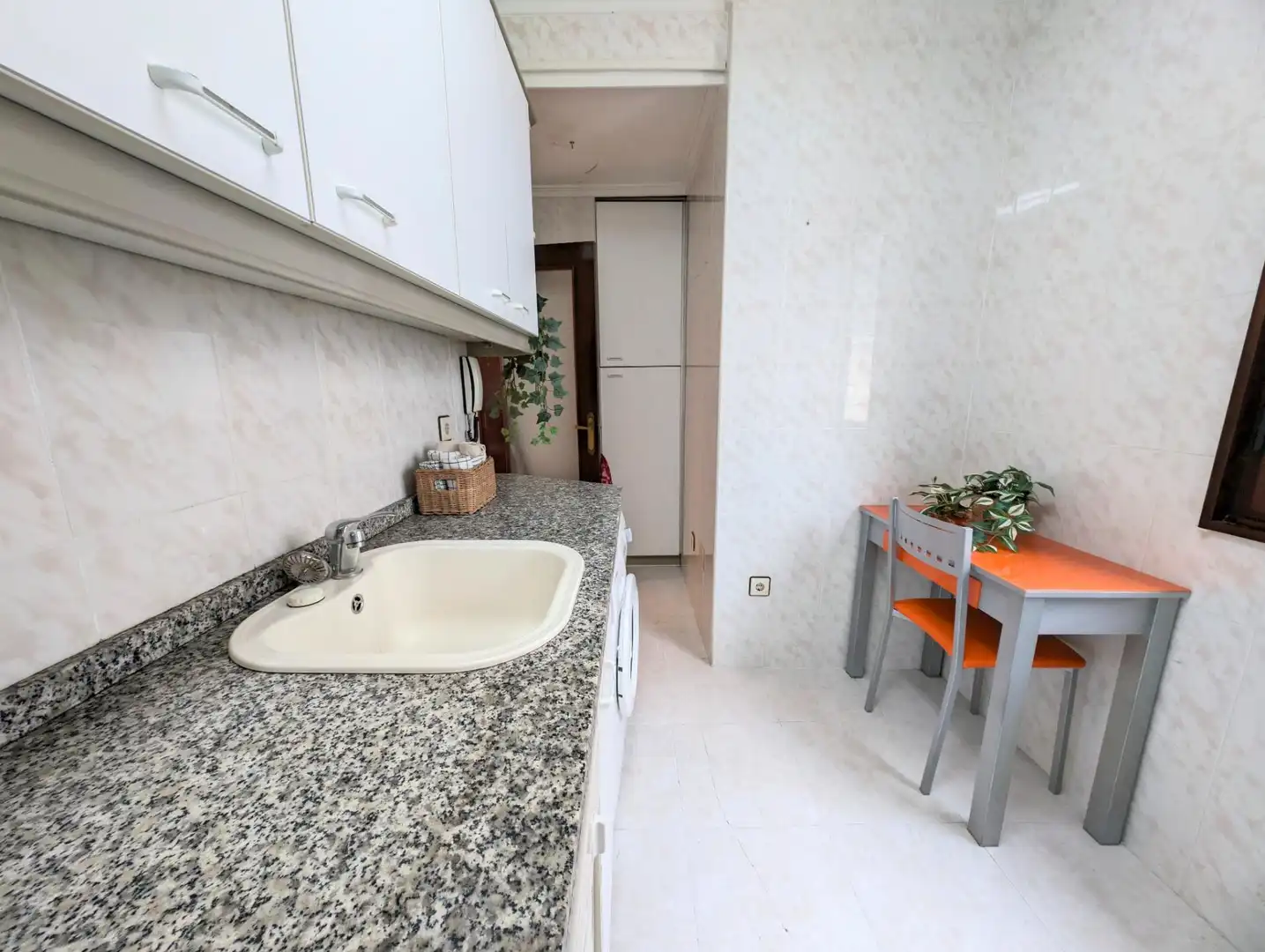 Cocina de Piso en venta en Mieres (Asturias) con Calefacción, Amueblado y Balcón