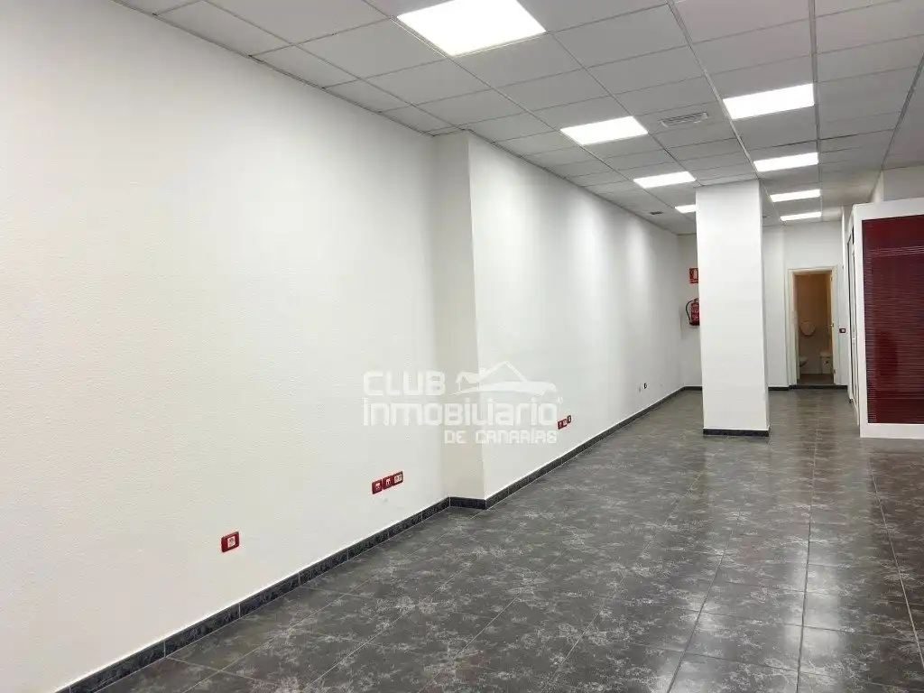 Commercial properties for rent in Santa Cruz de Tenerife  with Air Conditioner