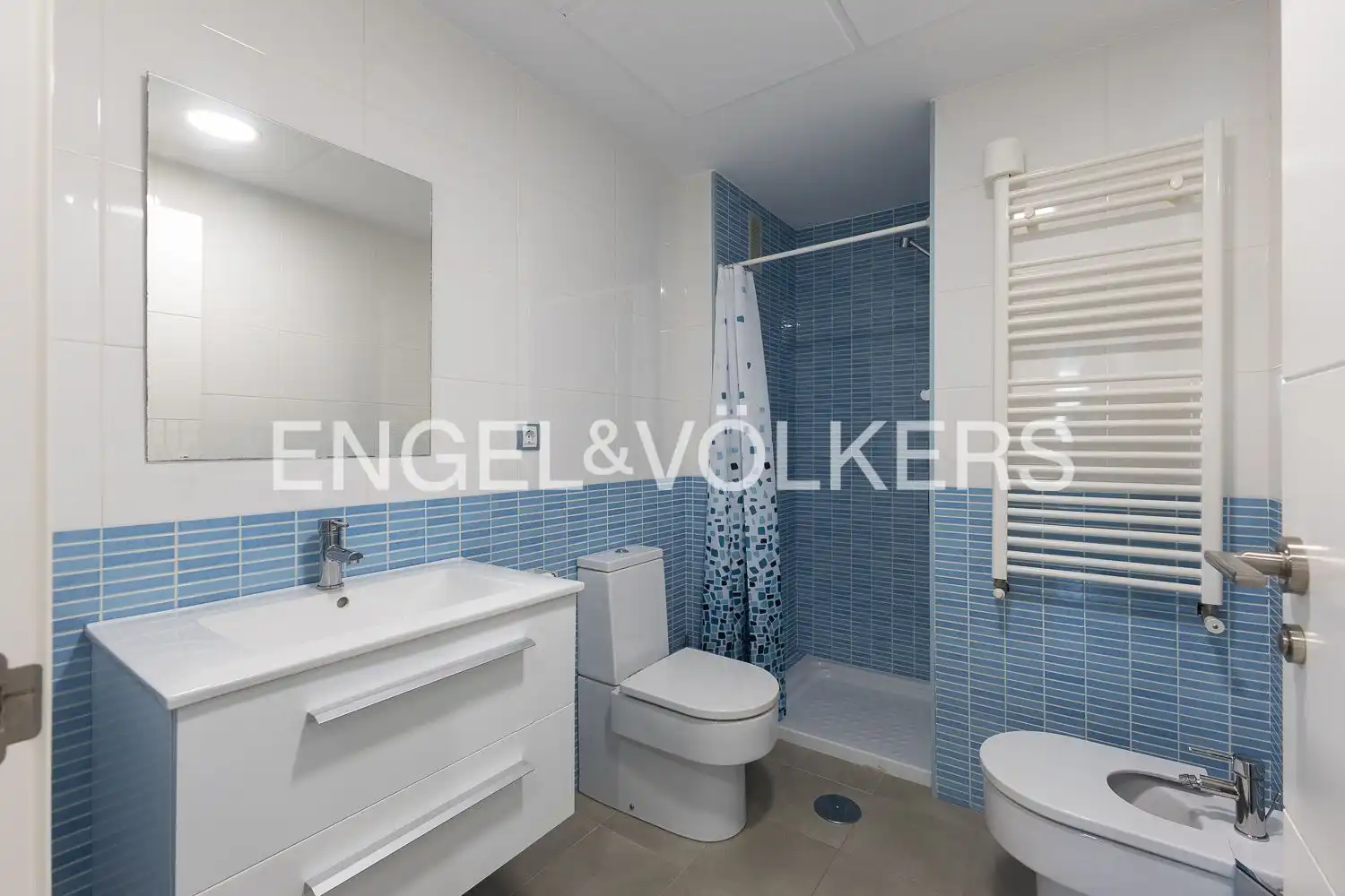 Badezimmer von Wohnung zur Miete in Extramurs