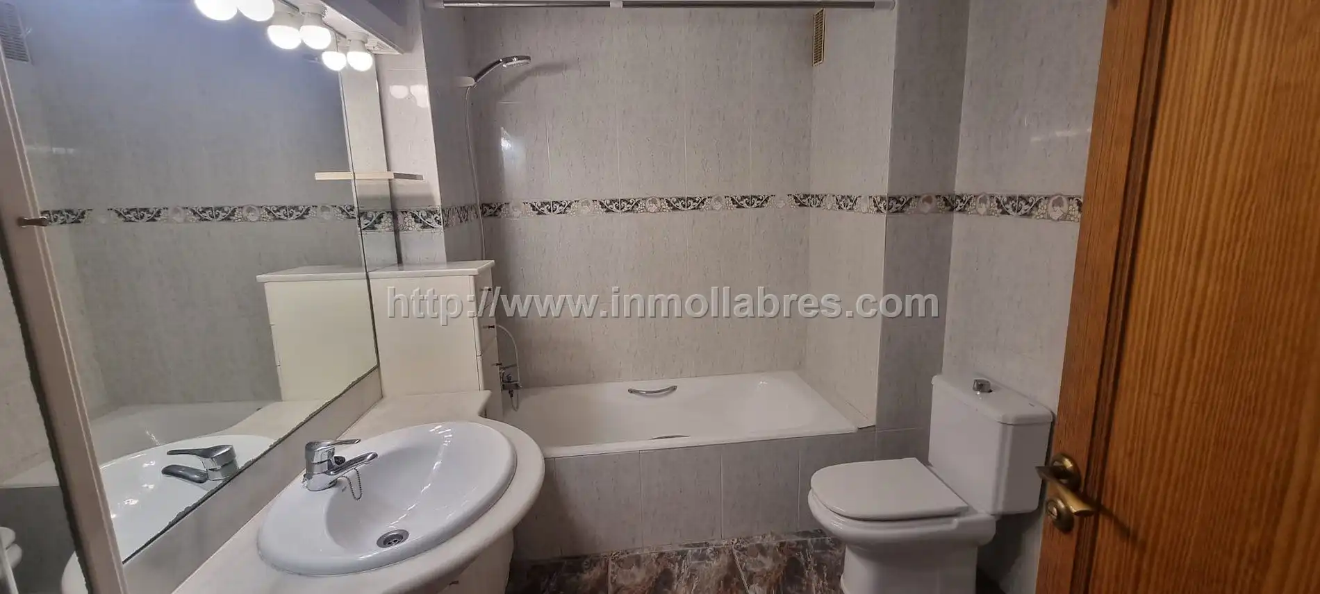 Bathroom of Flat for rent in Costitx  with Air Conditioner, Terrace and Storage room