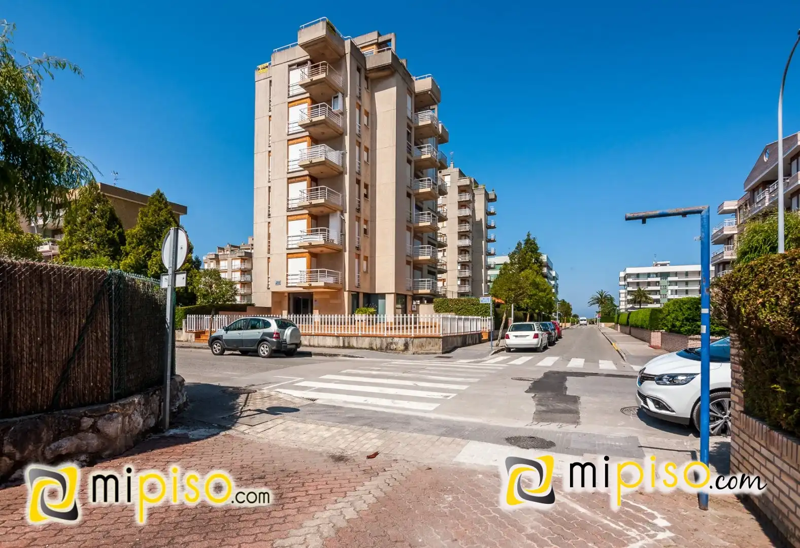 Vista exterior de Pis de lloguer en Laredo amb Terrassa i Moblat