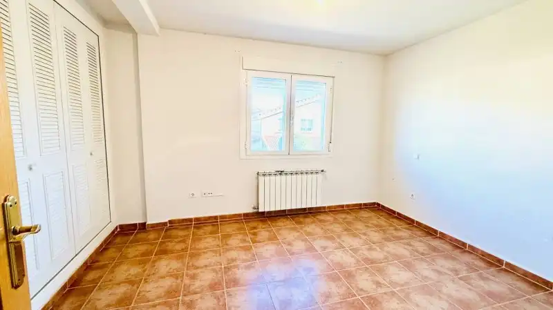 Habitación de Dúplex en venta en El Espinar con Calefacción, Jardín privado y Terraza