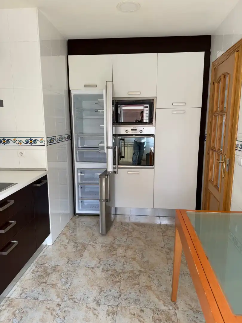 Detached house with terrace for sale in Calle la Vara, imagen 4
