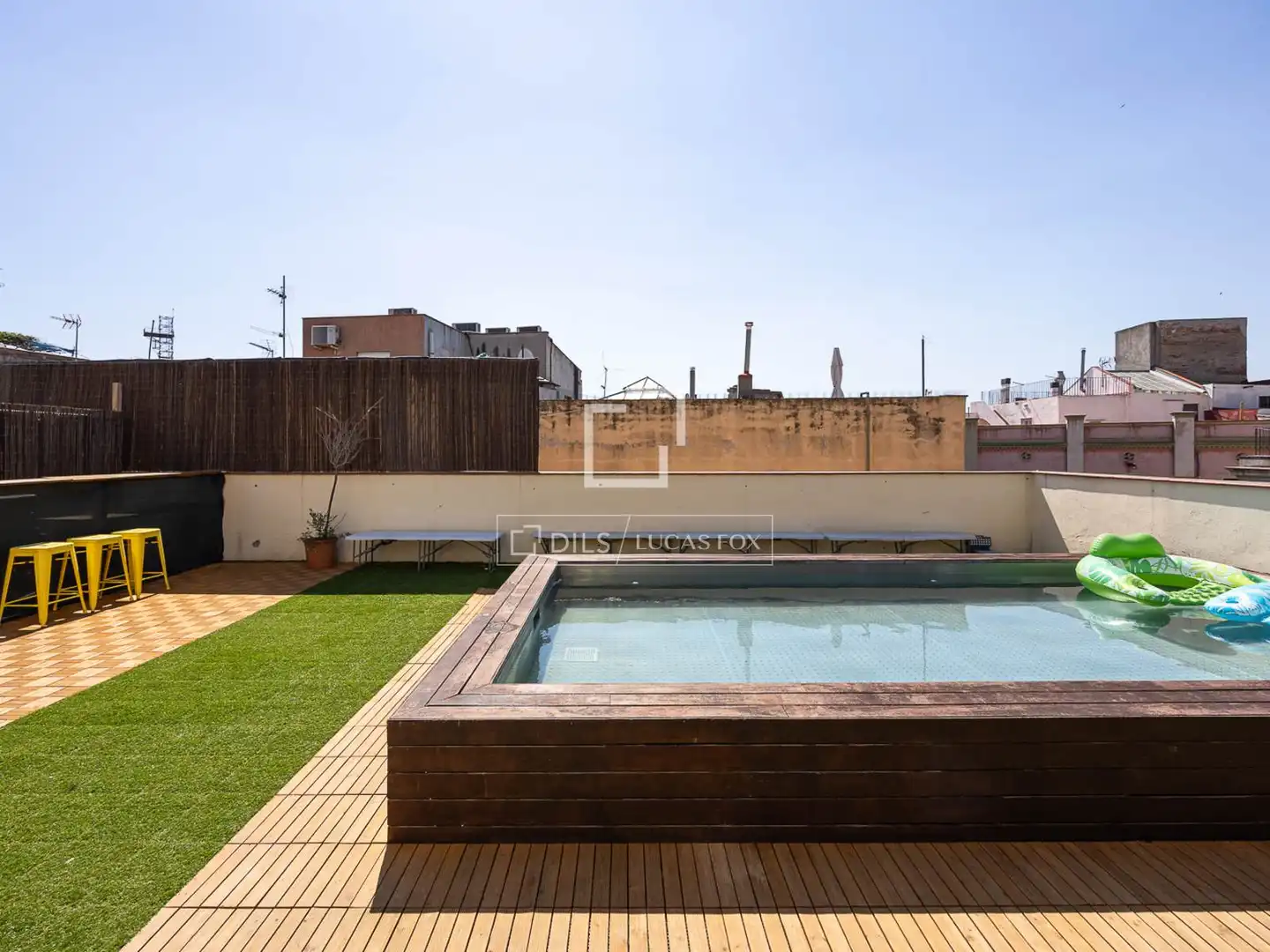 Piscina de Pis en venda en Barcelona amb Aire condicionat, Calefacció i Parquet