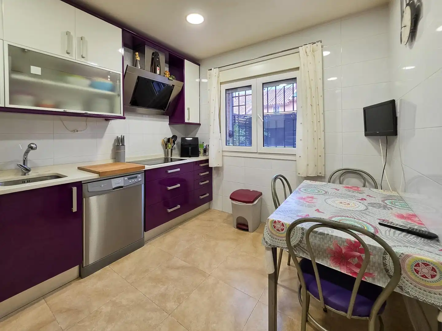 Kitchen of Detached homes for sale in Carranque, Toledo