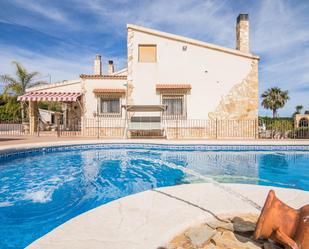 Vista exterior de Casa o xalet en venda en Elche / Elx amb Aire condicionat, Terrassa i Piscina