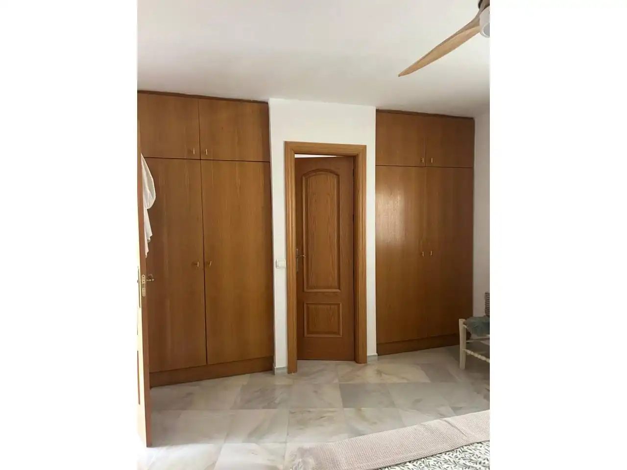 Habitación de Apartamento de alquiler en Benalmádena con Aire acondicionado, Calefacción y Terraza