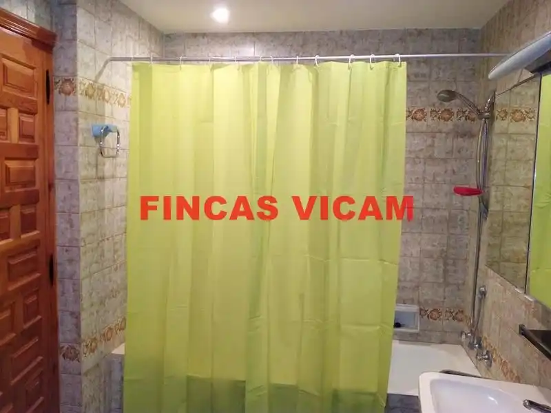 Bany de Finca rústica en venda en Agüero amb Calefacció, Jardí privat i Terrassa
