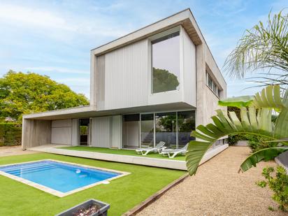 Vista exterior de Casa o xalet en venda en Cambrils amb Terrassa i Piscina