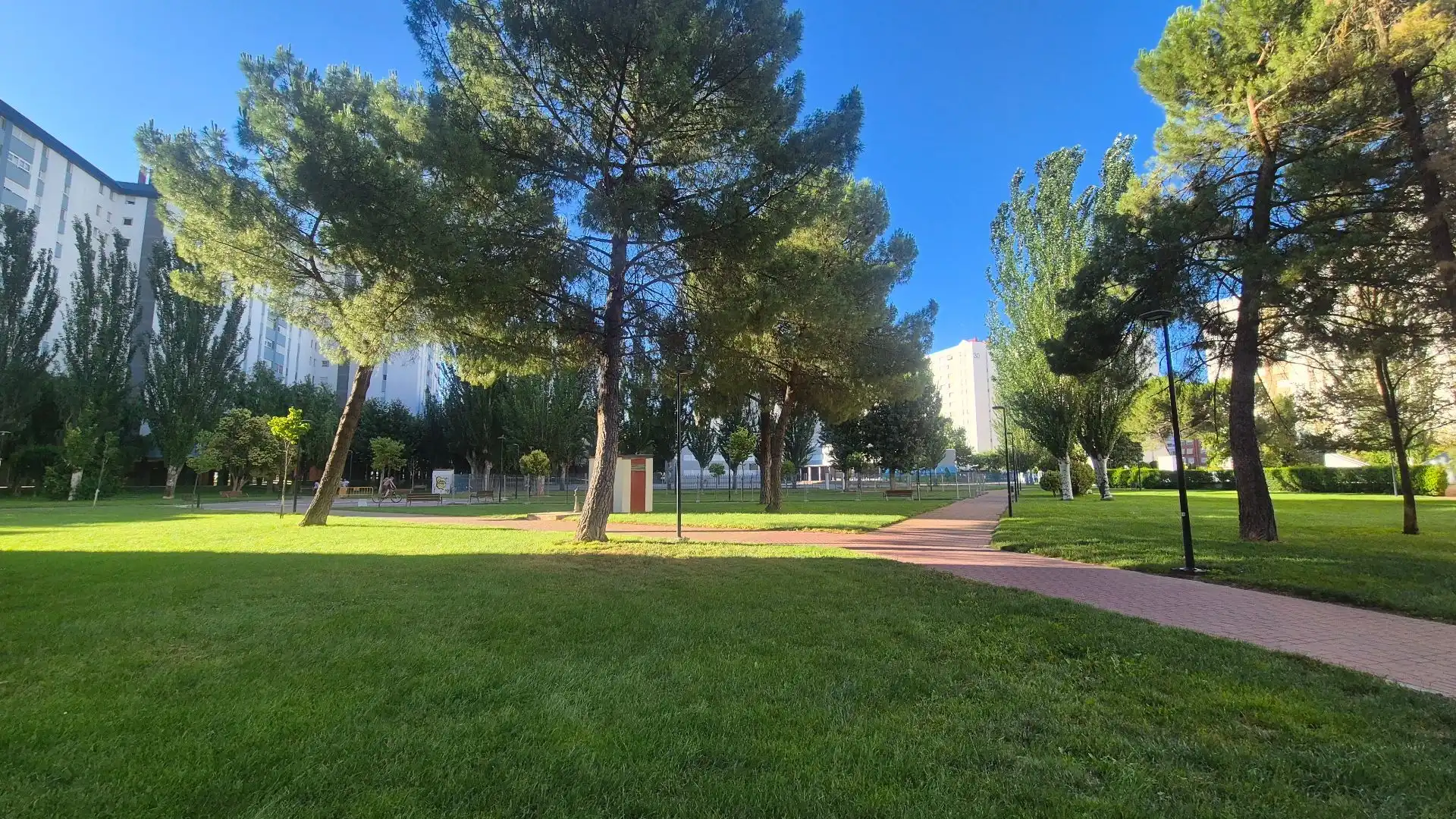 Vista exterior de Piso en venta en Laguna de Duero con Calefacción y Amueblado