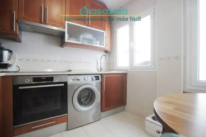 Cocina de Piso en venta en Basauri  con Amueblado y Balcón