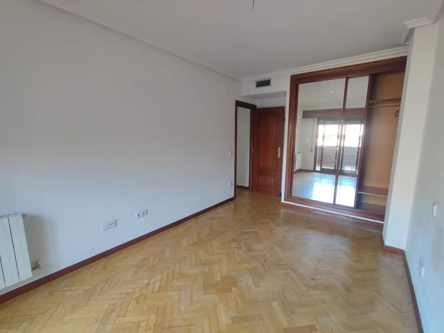 Sala de estar de Piso en venta en Madrid con Calefacción, Terraza y Horno
