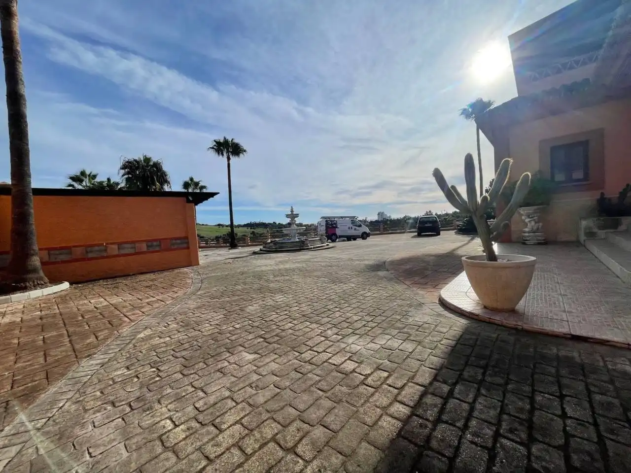 Vista exterior de Finca rústica en venda en Estepona amb Aire condicionat, Calefacció i Jardí privat
