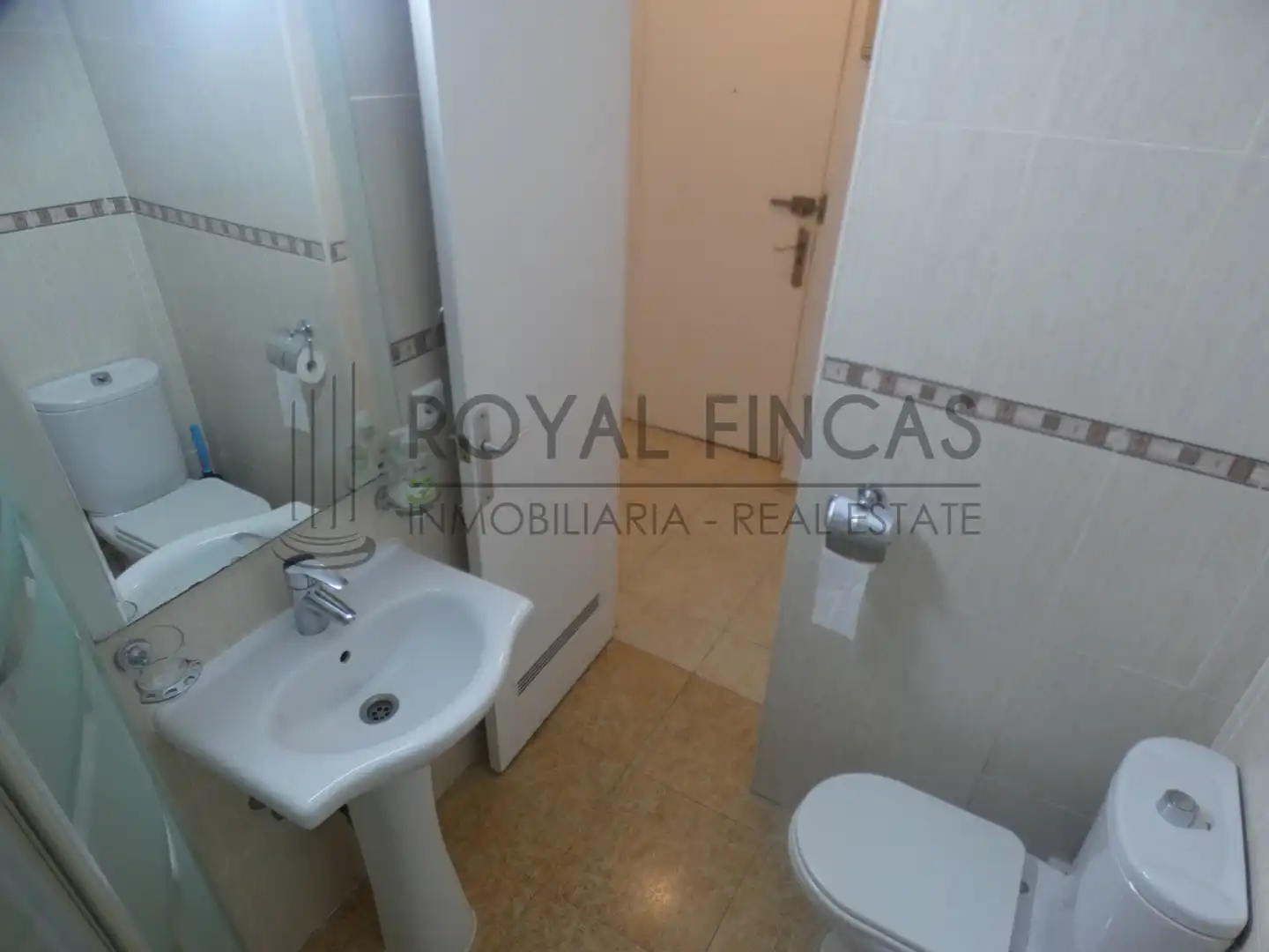 Bany de Pis en venda en Benalmádena amb Aire condicionat, Terrassa i Moblat
