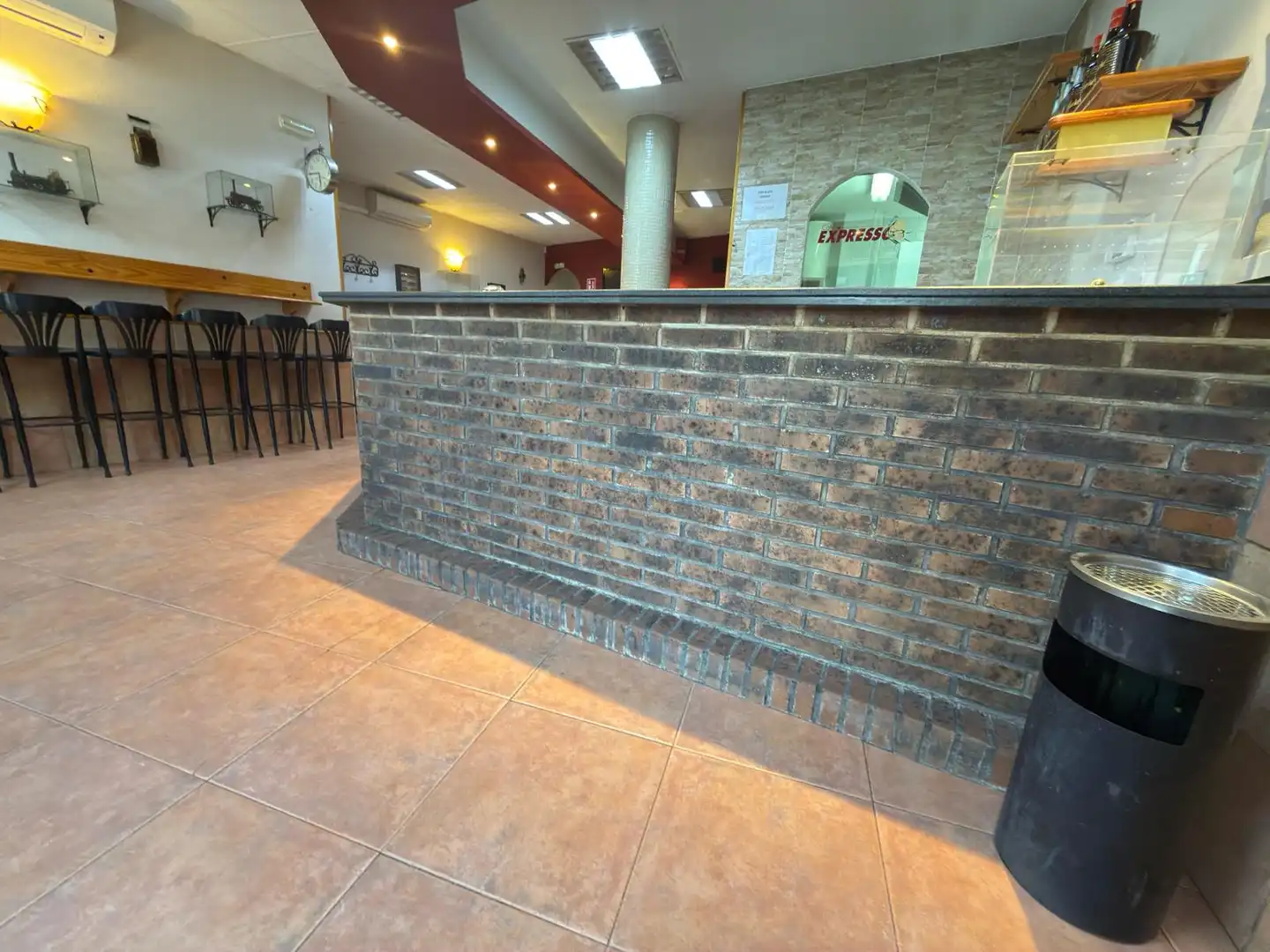 Local en venta en Azuqueca de Henares con Aire acondicionado y Amueblado