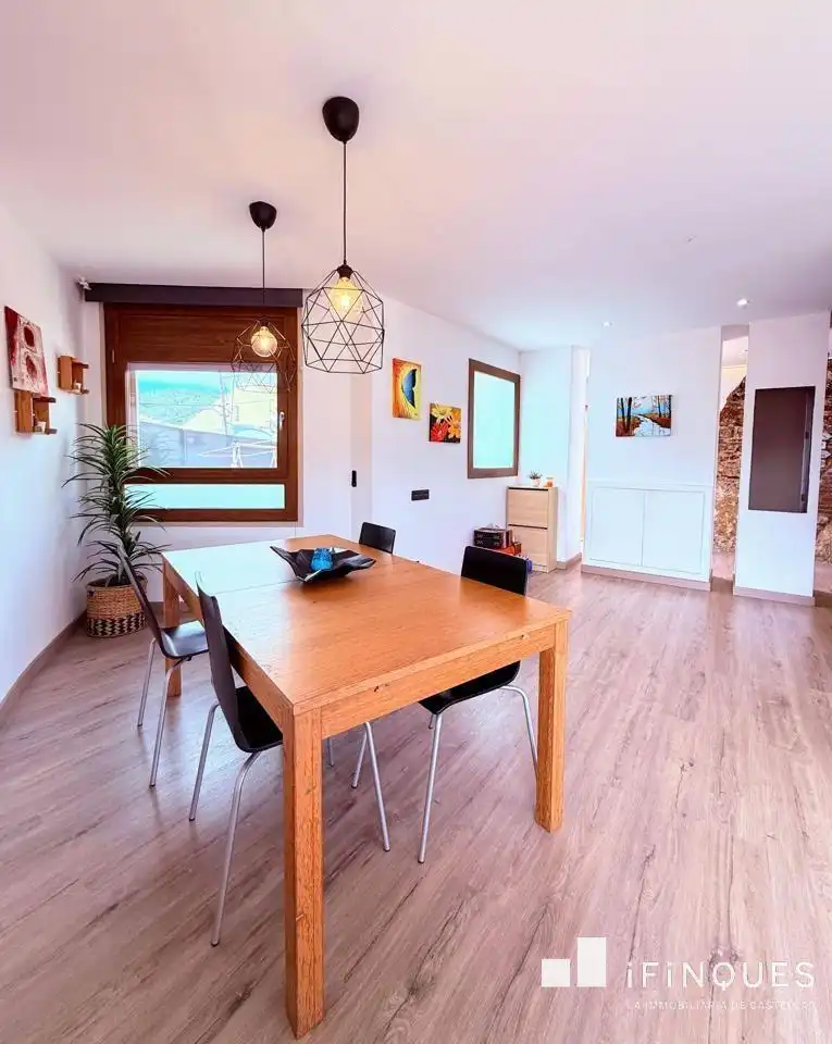 Menjador de Casa o xalet en venda en Castellar del Vallès amb Aire condicionat, Calefacció i Parquet