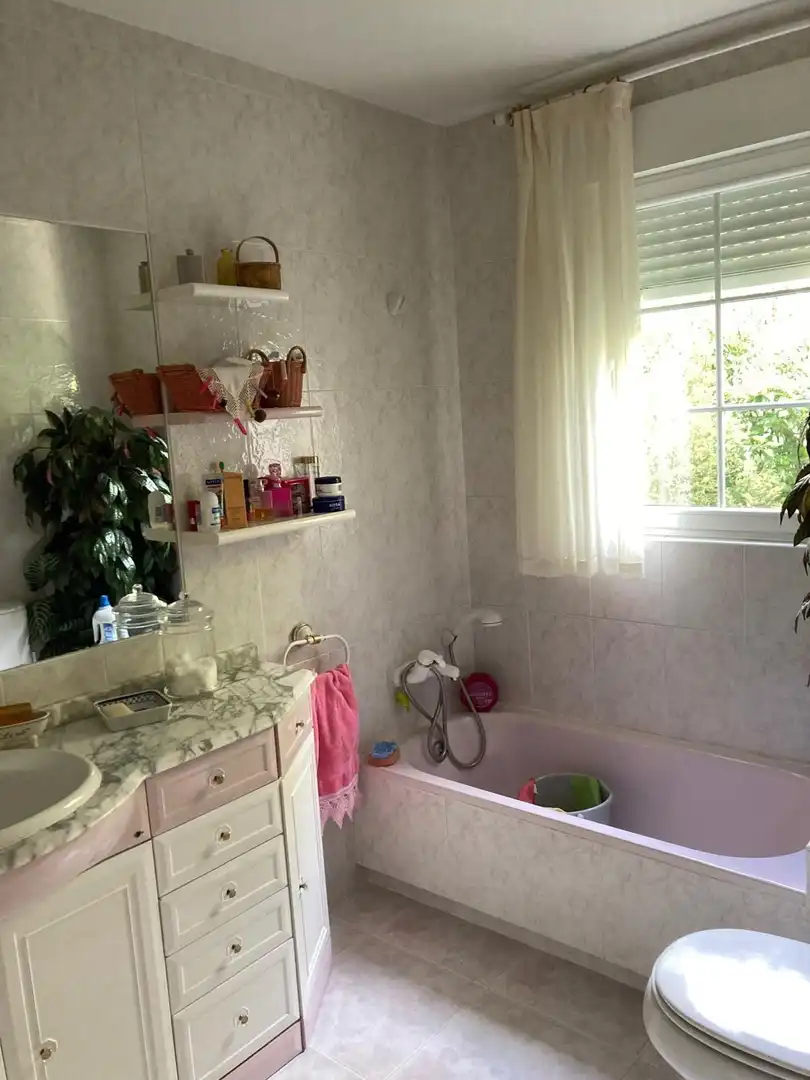 Baño de Casa o chalet en venta en Valdefresno con Calefacción, Jardín privado y Terraza