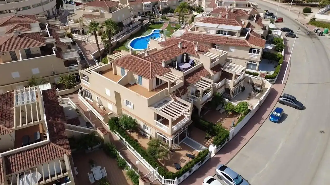 Vista exterior de Casa adosada en venta en Orihuela con Aire acondicionado, Jardín privado y Trastero