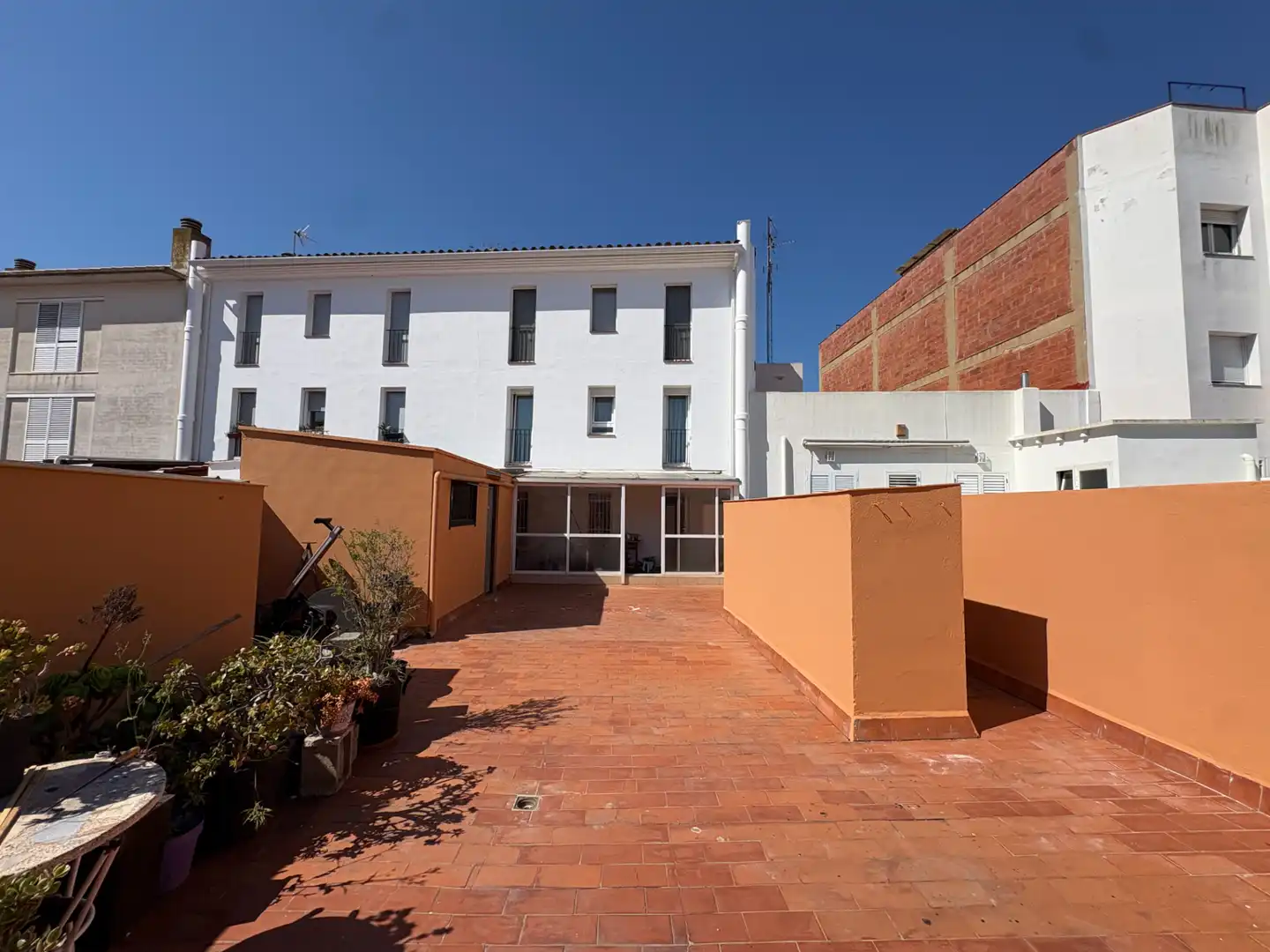 Vista exterior de Apartament en venda en Roses amb Aire condicionat, Terrassa i Balcó