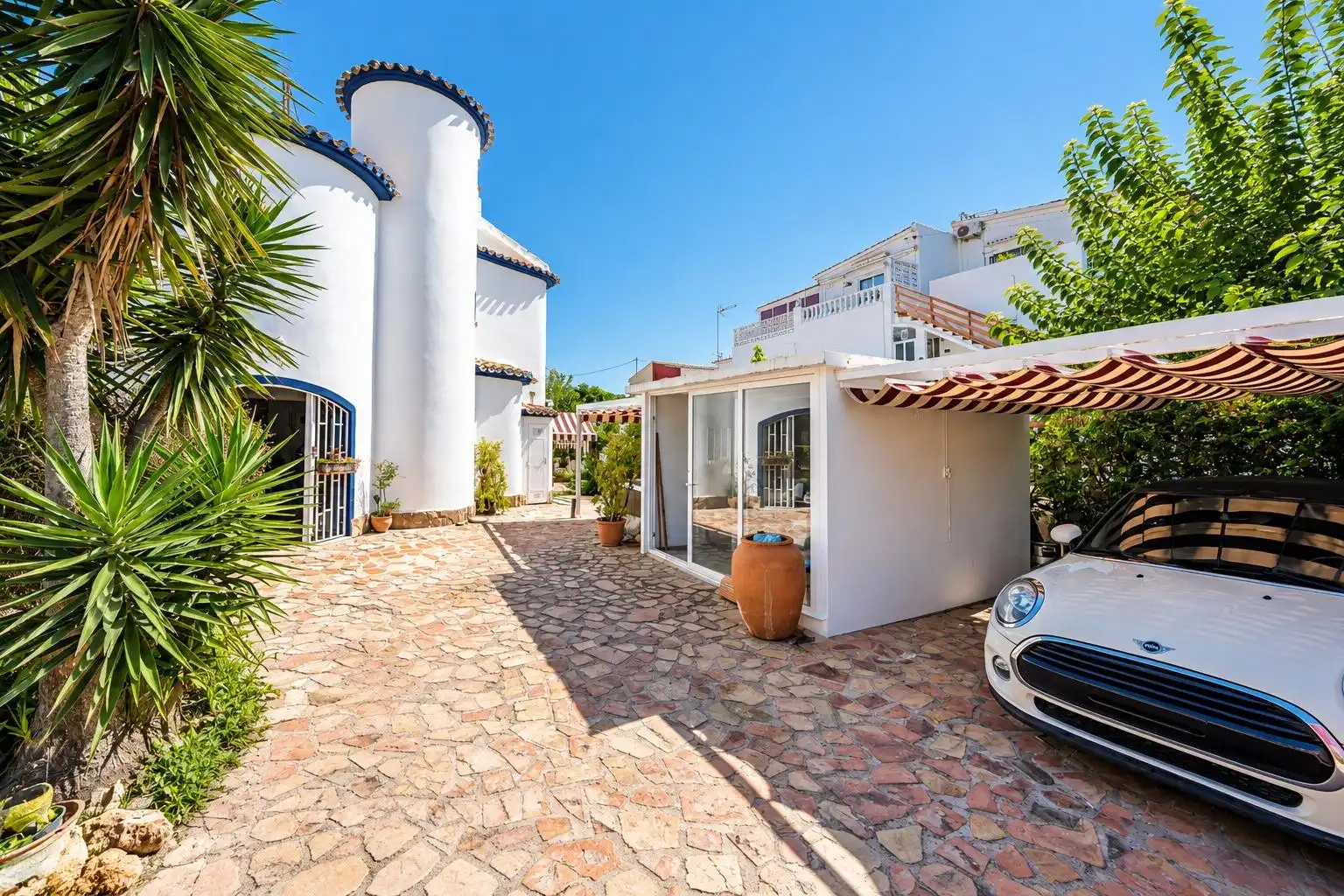 Vista exterior de Casa o chalet en venta en Dénia con Jardín privado, Terraza y Jacuzzi