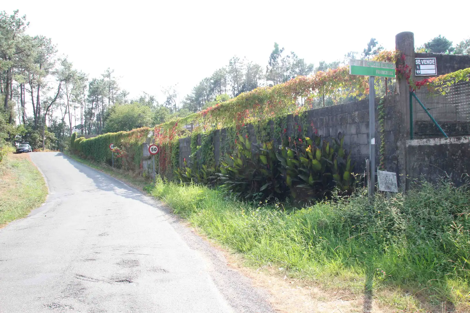 Vista exterior de Nave industrial en venta en Brión