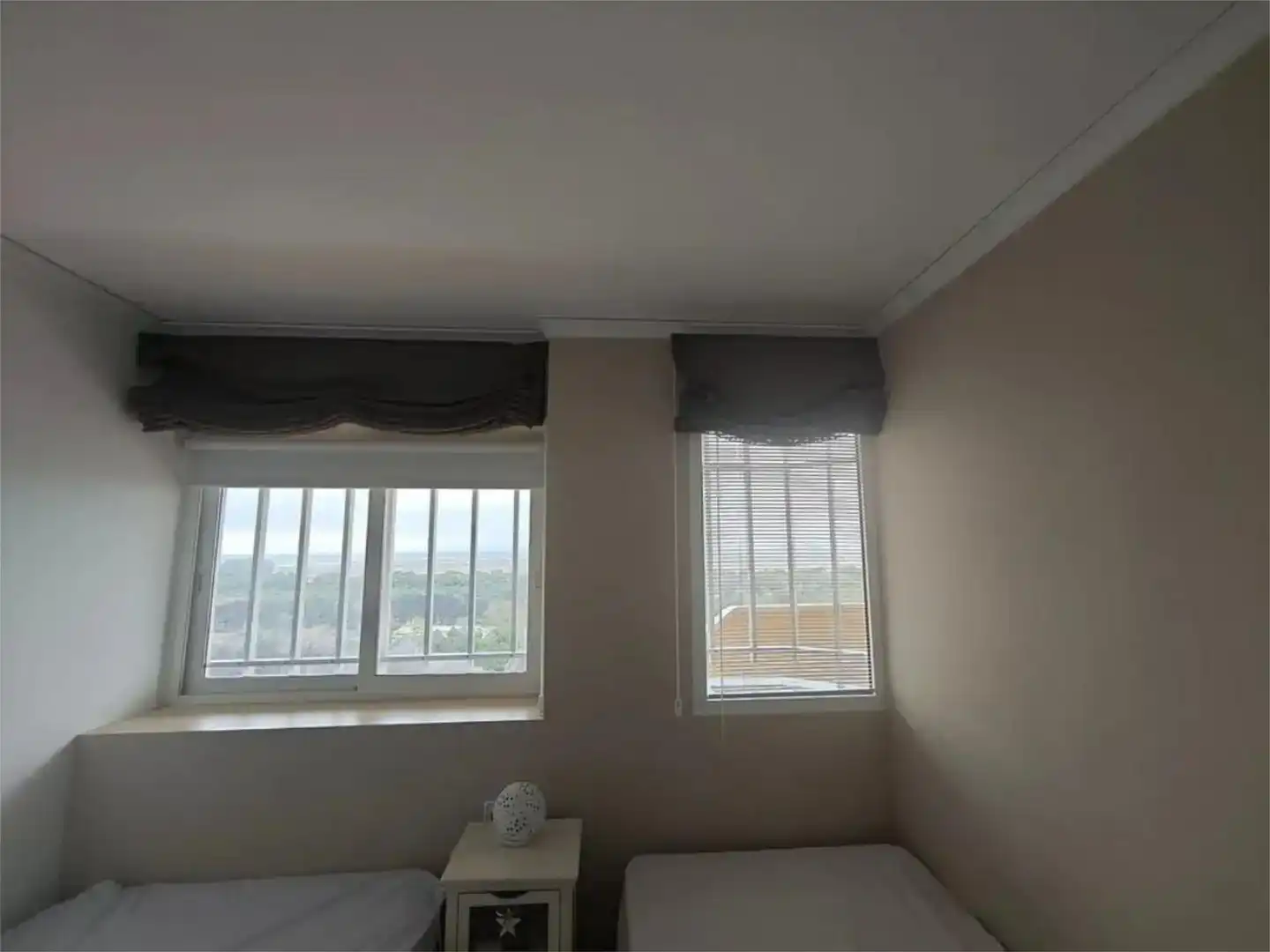 Schlafzimmer von Wohnung zur Miete in  Valencia Capital mit Klimaanlage und Balkon