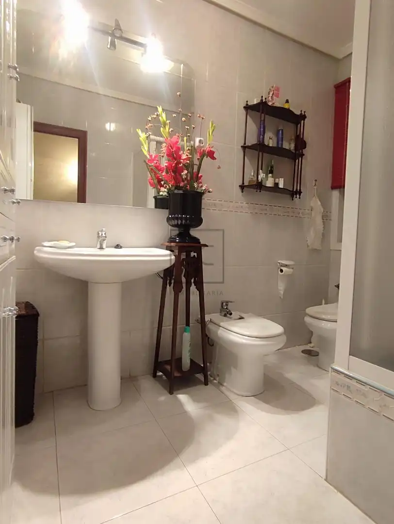 Baño de Piso en venta en Ferrol con Calefacción, Parquet y Terraza