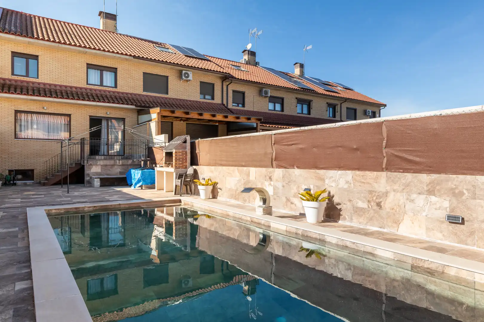 Piscina de Casa adosada en venta en Navalcarnero con Calefacción, Jardín privado y Piscina