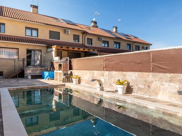 Casa a schiera con piscina in vendita a Avenida del Arroyo Juncal