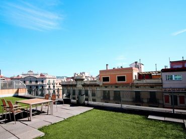 Ufficio con balcone in affitto a Carrer de Pau Claris