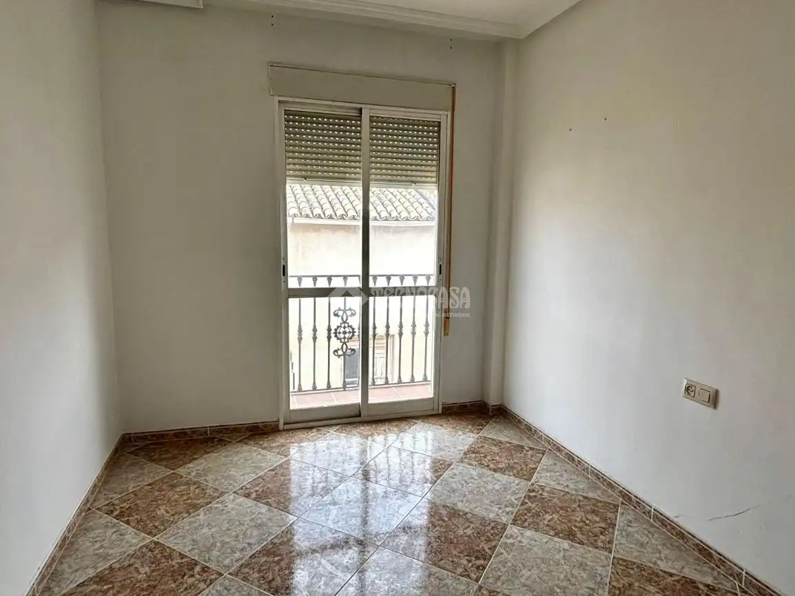 Dormitori de Pis en venda en Jódar amb Aire condicionat, Terrassa i Balcó