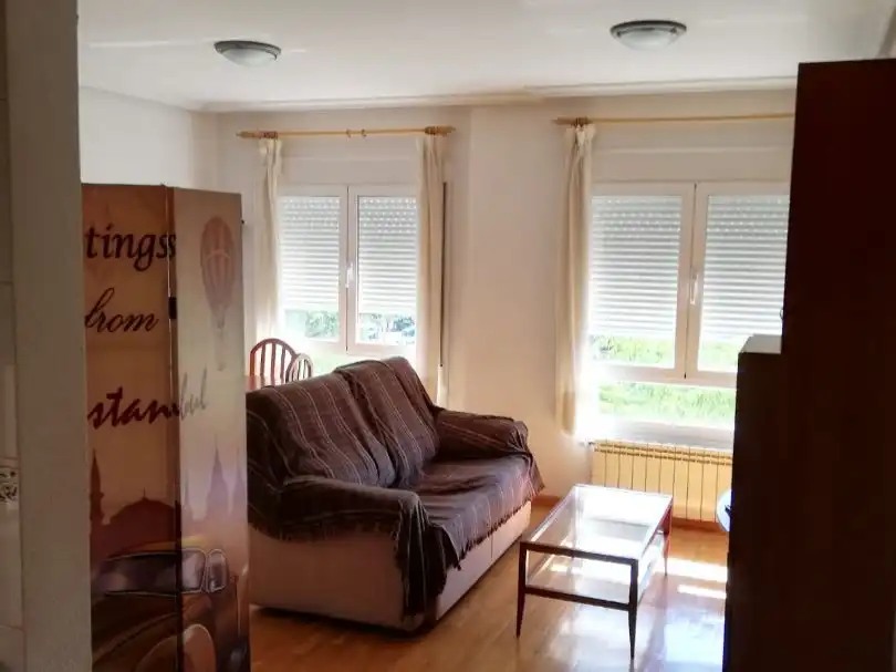 Living room of Study for rent in Ciudad Real  with Parquet flooring, Furnished and Oven