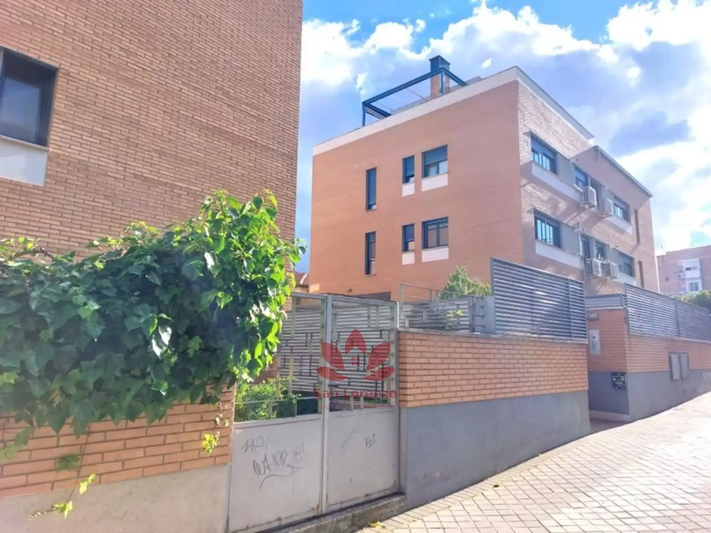 Vista exterior de Piso en venta en Madrid con Aire acondicionado y Trastero